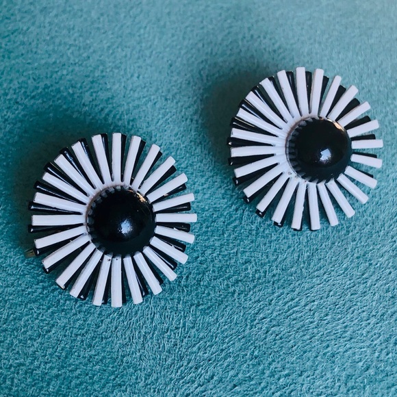 Vintage MARVELLA earrings - Picture 2 of 8
